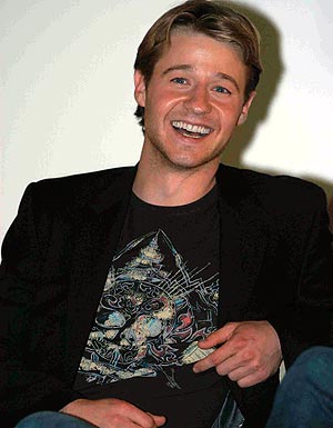 1benjamin_mckenzie[1].jpg